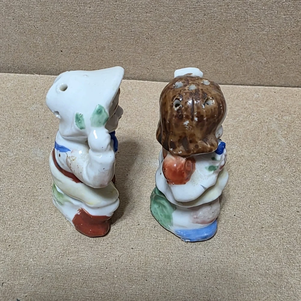 Vtg Mini Cowboy Cowgirl Salt Pepper Shaker Set #173